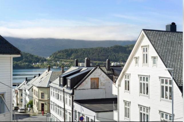 Wonderfully Located, 2br, Balcony Appartamento Ålesund
